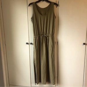 Hanna Andersson Sleeveless khaki maxi dress with pockets, size medium